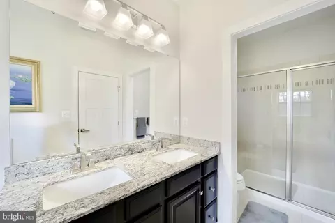 1611 Regent Manor Ct, Silver Spring, MD 20904 photo 18