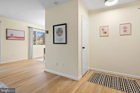 95 E Wayne Ave #404, Silver Spring, MD 20901 photo 2