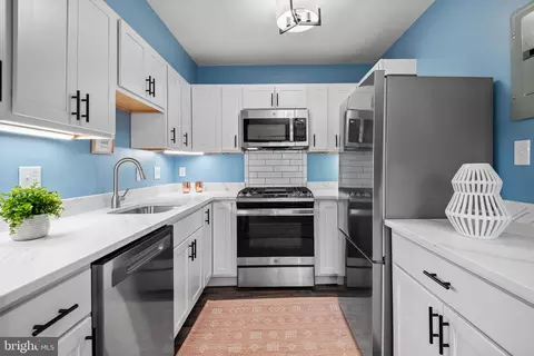95 E Wayne Ave #404, Silver Spring, MD 20901 photo 12