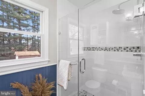 Bath - 21030 Peach Tree Rd, Dickerson, MD 20842 photo 3 of 4