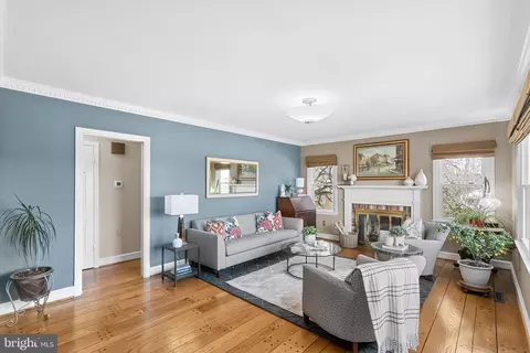 Living - 21030 Peach Tree Rd, Dickerson, MD 20842 photo 2 of 2