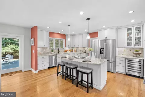 Kitchen - 21030 Peach Tree Rd, Dickerson, MD 20842 photo 2 of 6
