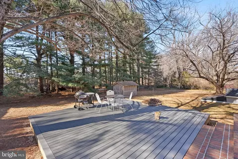 Exterior - 21030 Peach Tree Rd, Dickerson, MD 20842 photo 8 of 13