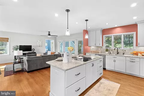 Kitchen - 21030 Peach Tree Rd, Dickerson, MD 20842 photo 6 of 6