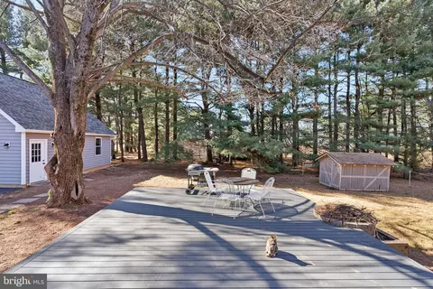 Exterior - 21030 Peach Tree Rd, Dickerson, MD 20842 photo 10 of 13