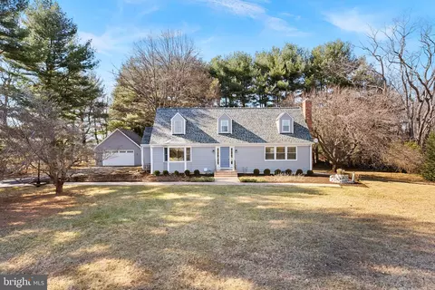 Exterior - 21030 Peach Tree Rd, Dickerson, MD 20842 photo 4 of 13