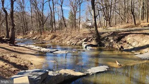 View/Area - 1002 Laredo Rd, Silver Spring, MD 20901 photo 1 of 1