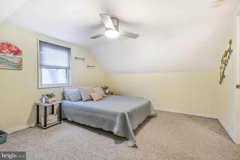 Bedroom - 1002 Laredo Rd, Silver Spring, MD 20901 photo 5 of 10