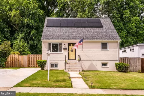 11416 Schuylkill Rd, Rockville, MD 20852