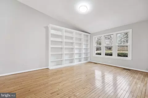 611 Somersworth Way, Silver Spring, MD 20902 photo 9