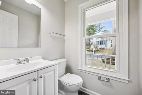 611 Somersworth Way, Silver Spring, MD 20902 photo 32