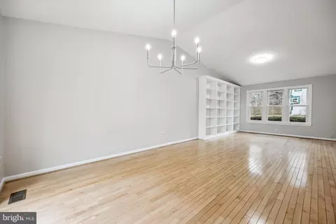 611 Somersworth Way, Silver Spring, MD 20902 photo 12