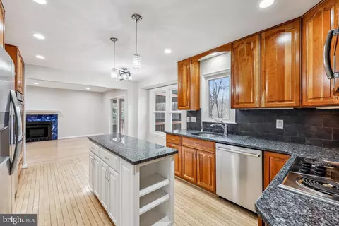 611 Somersworth Way, Silver Spring, MD 20902 photo 18