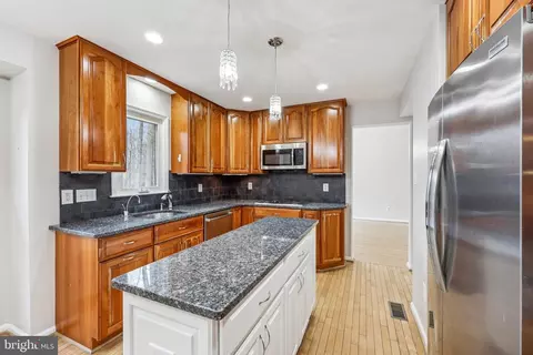 611 Somersworth Way, Silver Spring, MD 20902 photo 17