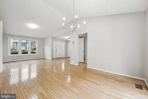 611 Somersworth Way, Silver Spring, MD 20902 photo 14