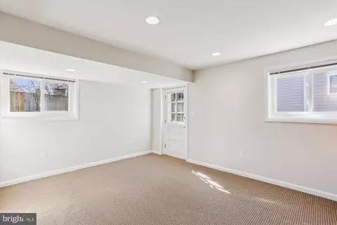 9 Fulham Ct, Silver Spring, MD 20902 photo 36