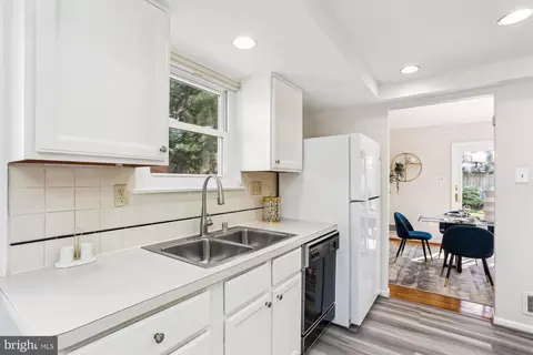 9 Fulham Ct, Silver Spring, MD 20902 photo 17
