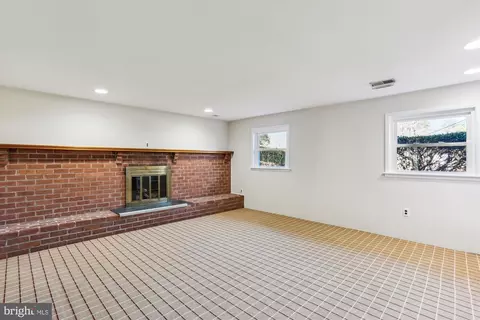 9 Fulham Ct, Silver Spring, MD 20902 photo 32