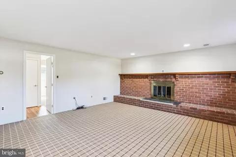 9 Fulham Ct, Silver Spring, MD 20902 photo 33