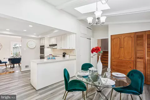 9 Fulham Ct, Silver Spring, MD 20902 photo 13