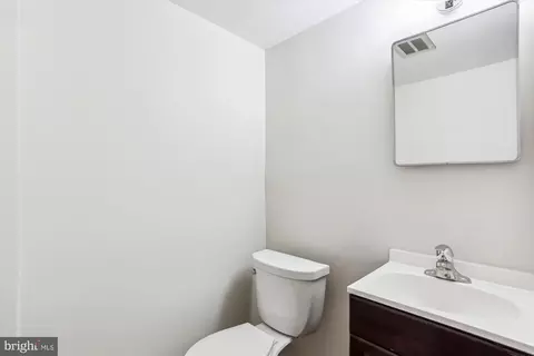 9 Fulham Ct, Silver Spring, MD 20902 photo 37