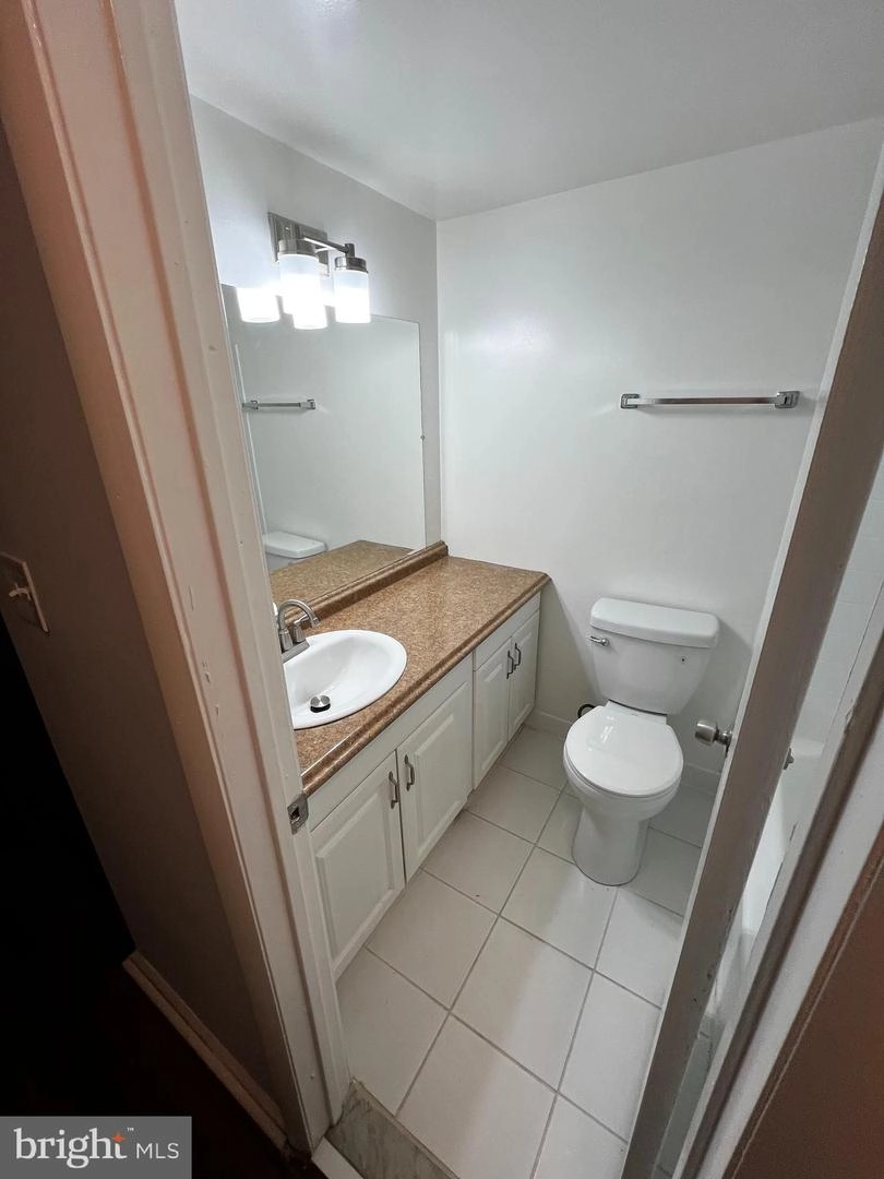 Bath - 3301 Hewitt Ave #303, Silver Spring, MD 20906 photo 2 of 2