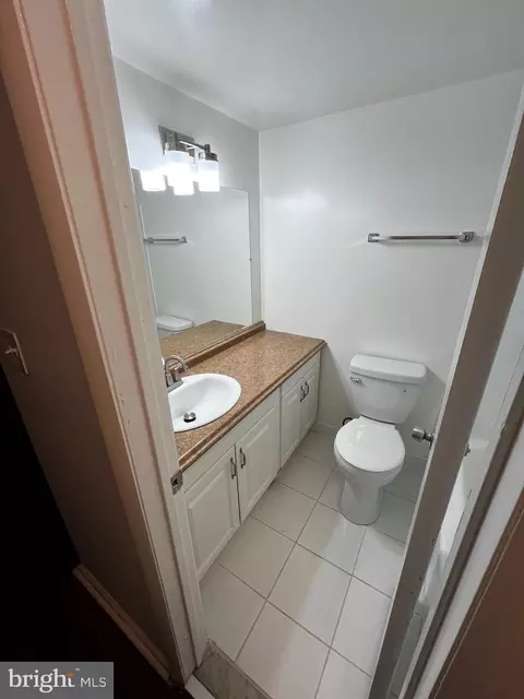 Bath - 3301 Hewitt Ave #303, Silver Spring, MD 20906 photo 2 of 2