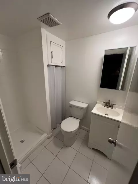 Bath - 3301 Hewitt Ave #303, Silver Spring, MD 20906 photo 1 of 2