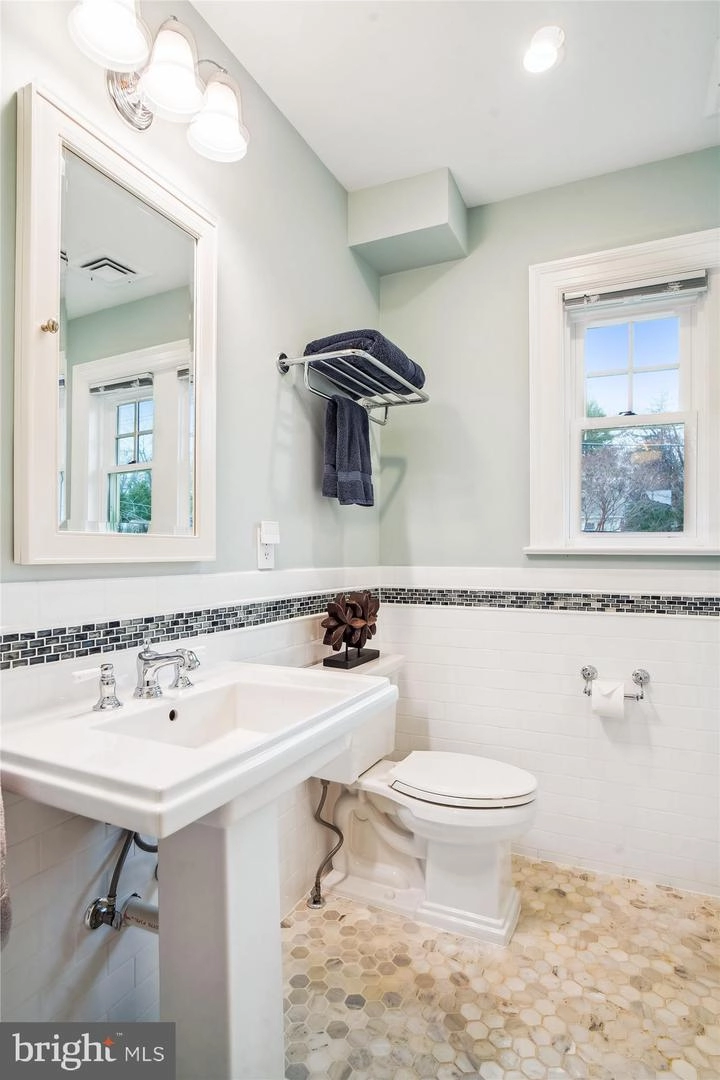 1500 Highland Dr, Silver Spring, MD 20910 photo 26