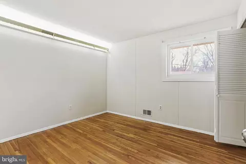1015 Downs Dr, Silver Spring, MD 20904 photo 9
