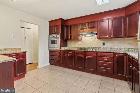 1015 Downs Dr, Silver Spring, MD 20904 photo 7