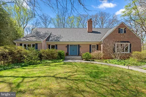 9600 Weathered Oak Ct, Bethesda, MD 20817