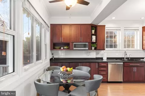 1004 Woodside Pkwy, Silver Spring, MD 20910 photo 17