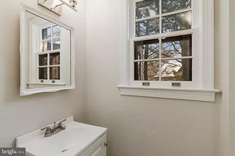 Bath - 9202 Worth Ave, Silver Spring, MD 20901 photo 1 of 10