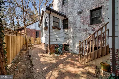 Exterior - 9202 Worth Ave, Silver Spring, MD 20901 photo 5 of 9
