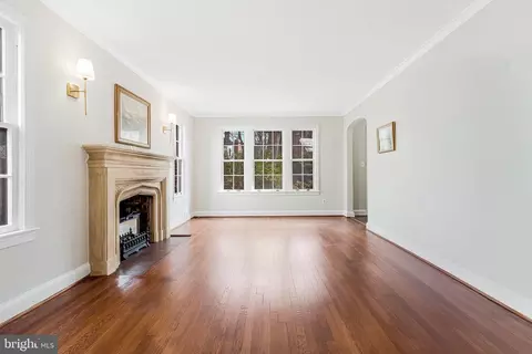 Living - 9202 Worth Ave, Silver Spring, MD 20901 photo 2 of 6