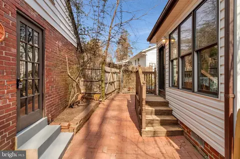 Exterior - 9202 Worth Ave, Silver Spring, MD 20901 photo 4 of 9