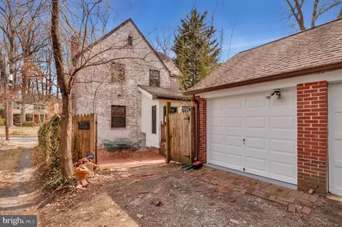 Exterior - 9202 Worth Ave, Silver Spring, MD 20901 photo 7 of 9