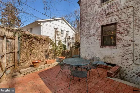 Exterior - 9202 Worth Ave, Silver Spring, MD 20901 photo 6 of 9