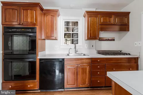 Kitchen - 9202 Worth Ave, Silver Spring, MD 20901 photo 2 of 2