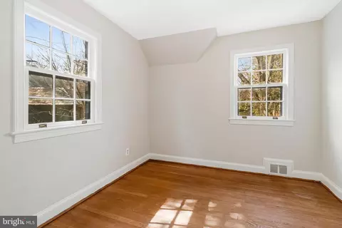 Bedroom - 9202 Worth Ave, Silver Spring, MD 20901 photo 5 of 7