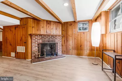 Living - 9202 Worth Ave, Silver Spring, MD 20901 photo 5 of 6