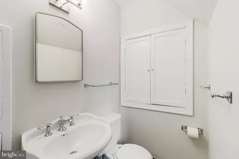 Bath - 9202 Worth Ave, Silver Spring, MD 20901 photo 3 of 10