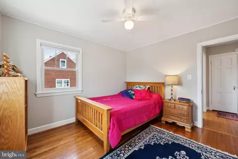Bedroom - 2011 Lanier Dr, Silver Spring, MD 20910 photo 5 of 5