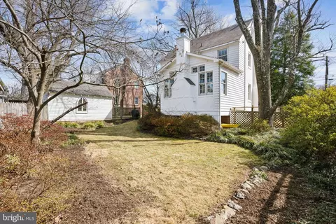 Exterior - 2011 Lanier Dr, Silver Spring, MD 20910 photo 4 of 10