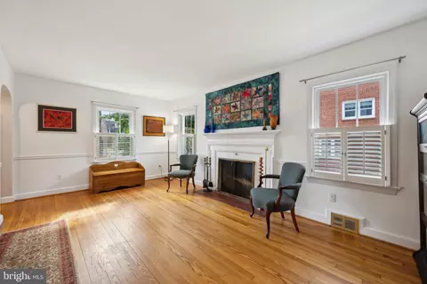 Living - 2011 Lanier Dr, Silver Spring, MD 20910 photo 1 of 1