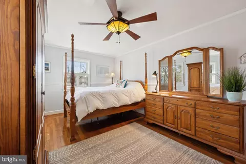 Bedroom - 2011 Lanier Dr, Silver Spring, MD 20910 photo 2 of 5