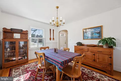 Dining - 2011 Lanier Dr, Silver Spring, MD 20910 photo 1 of 3
