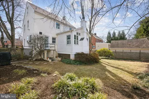 Exterior - 2011 Lanier Dr, Silver Spring, MD 20910 photo 5 of 10