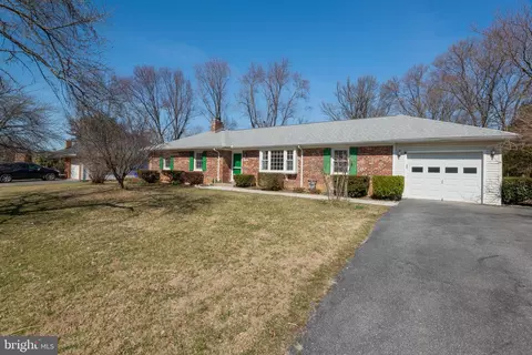 17520 Princess Anne Dr, Olney, MD 20832